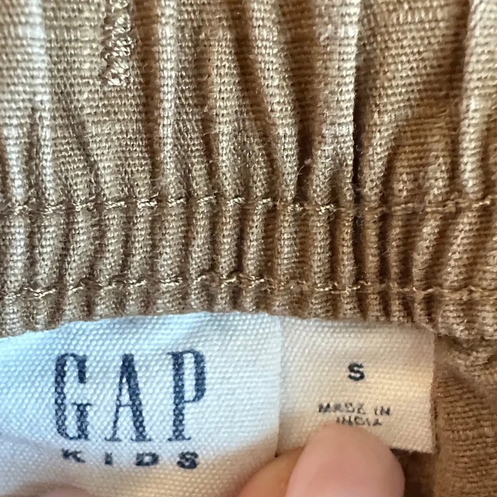 GAP Kids Cargo Joggers in Tan Beige